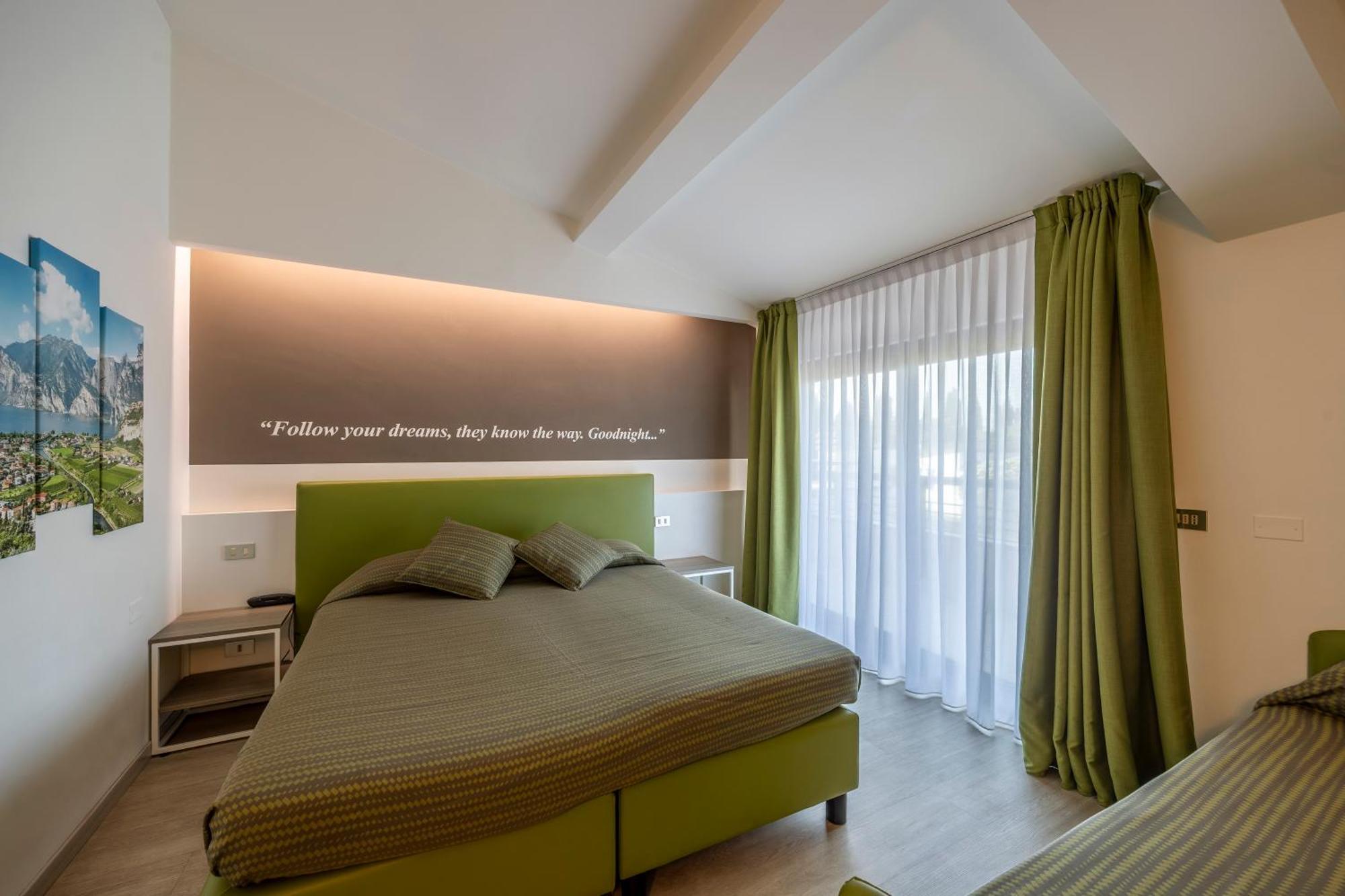 Hotel Ideal Sirmione Esterno foto