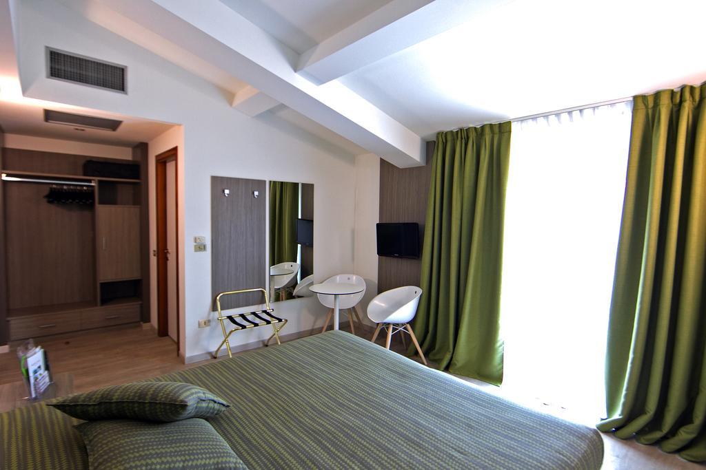 Hotel Ideal Sirmione Esterno foto